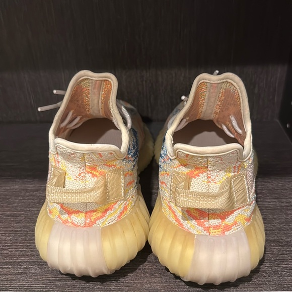 Yeezy sneakers - Picture 3 of 8